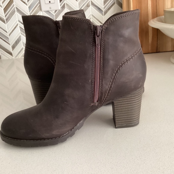 Brown booties - Picture 4 of 5